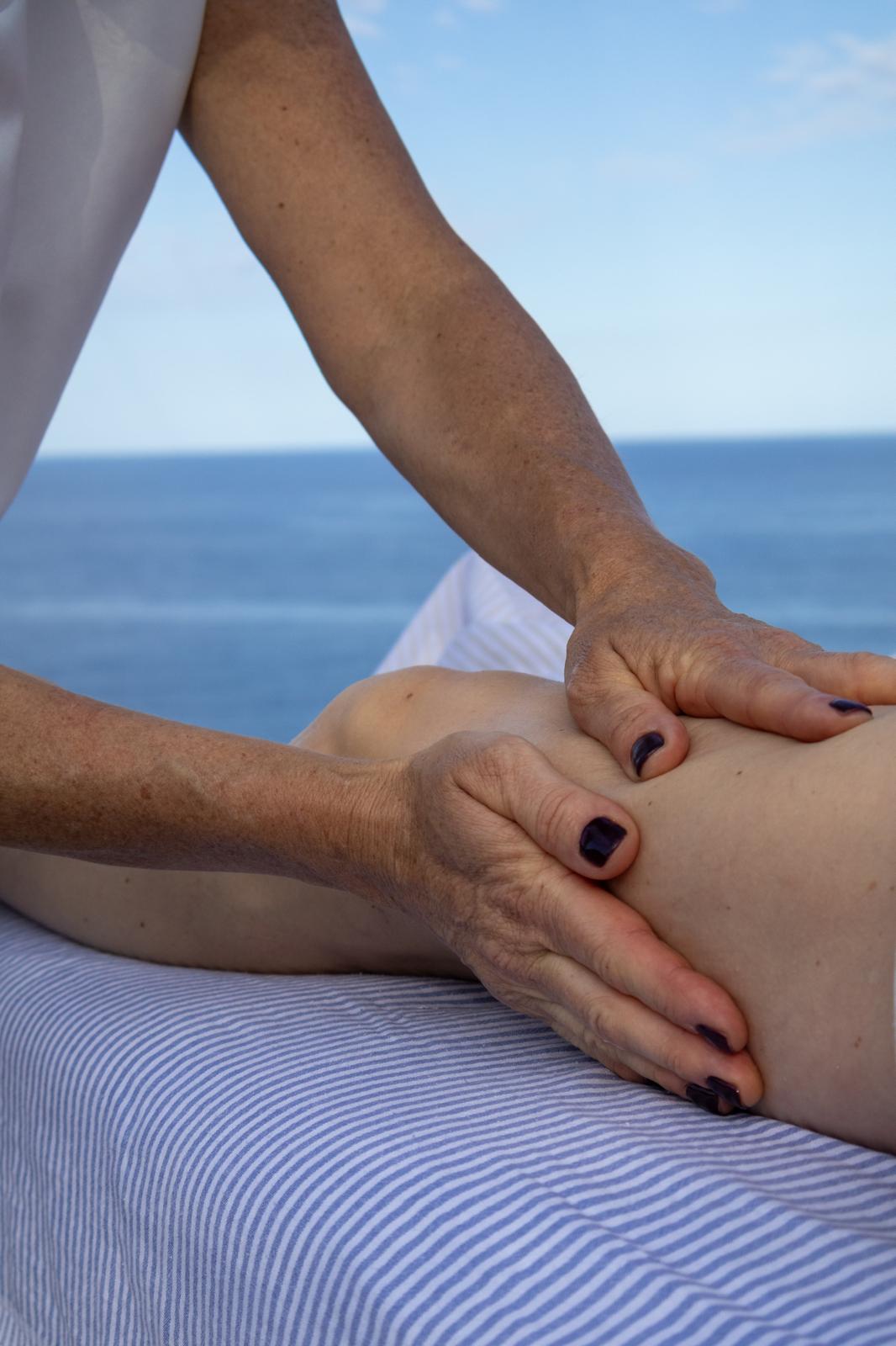 Renata França draining lymphatic massage Ibiza - Michela Beauty and make-up
